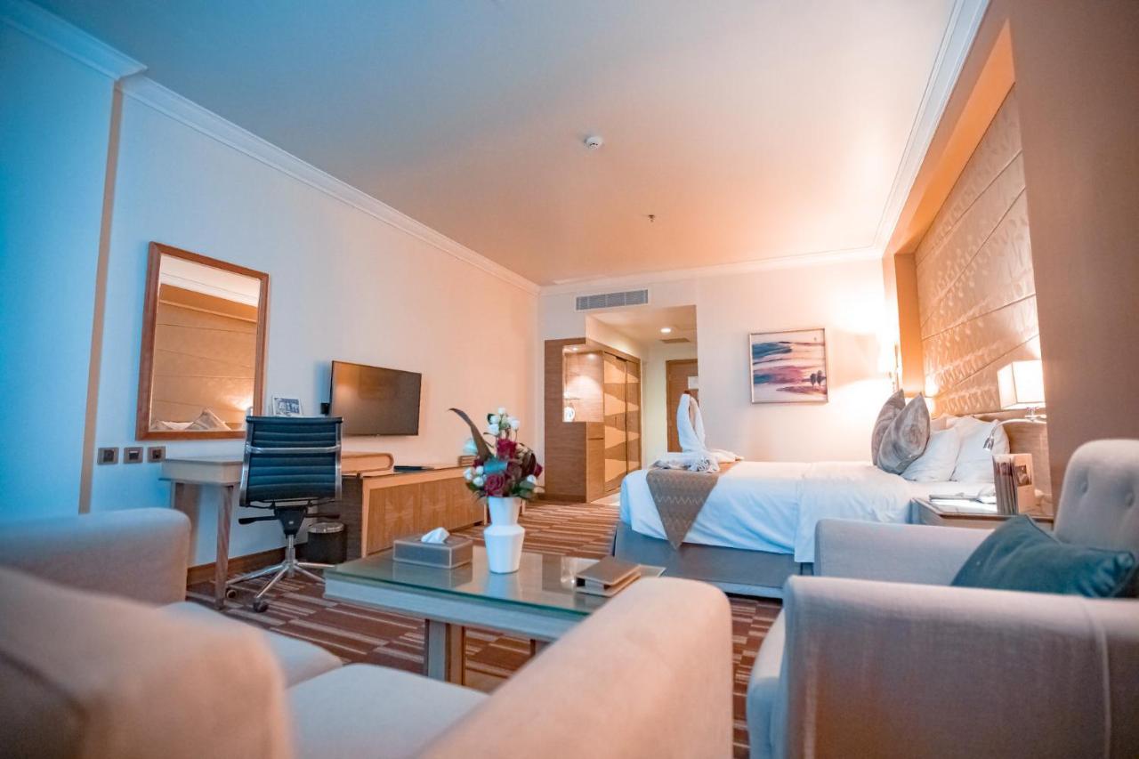 Golden Tulip Hotel Buraidah Al Qassim Esterno foto