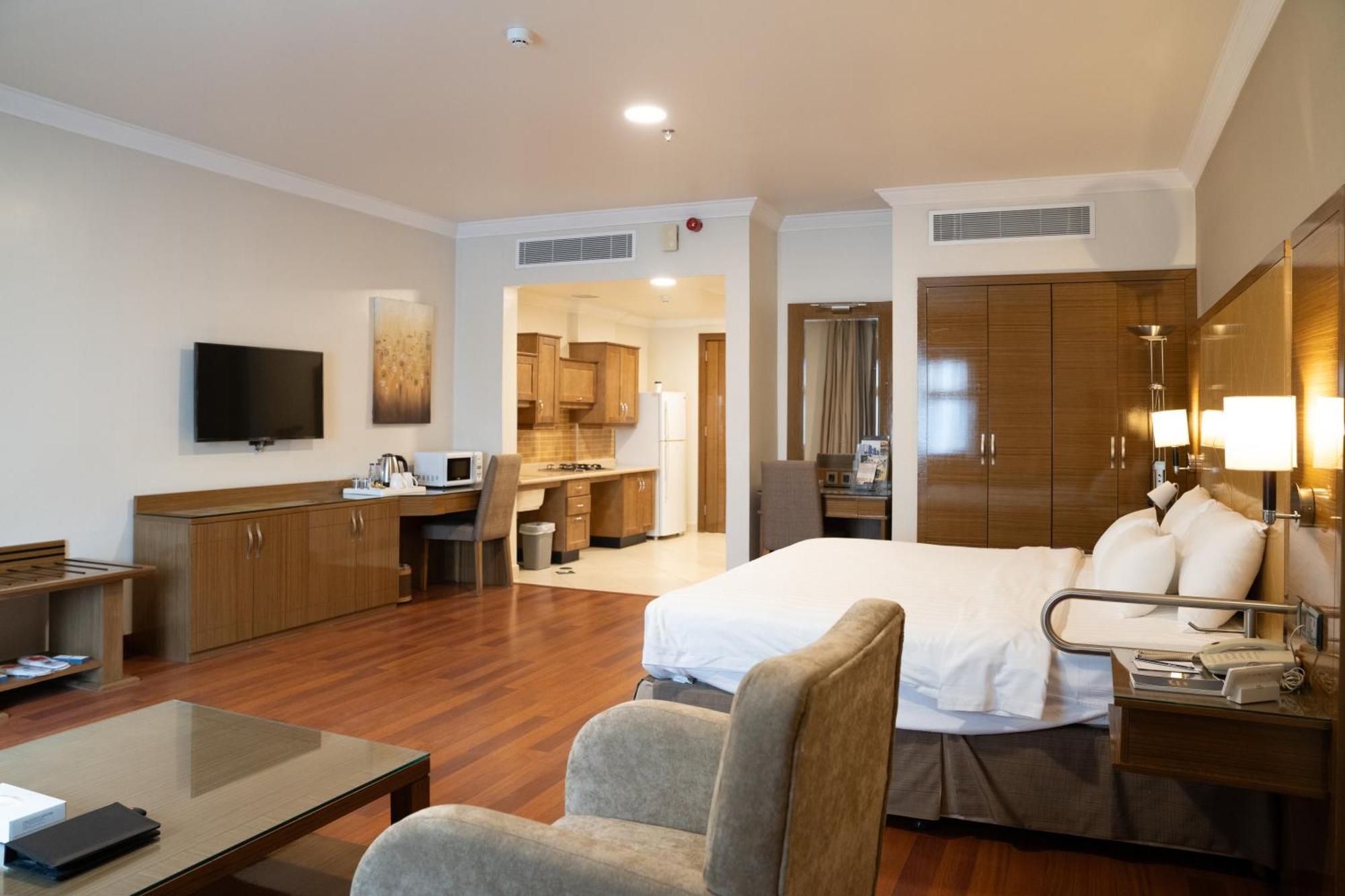 Golden Tulip Hotel Buraidah Al Qassim Esterno foto