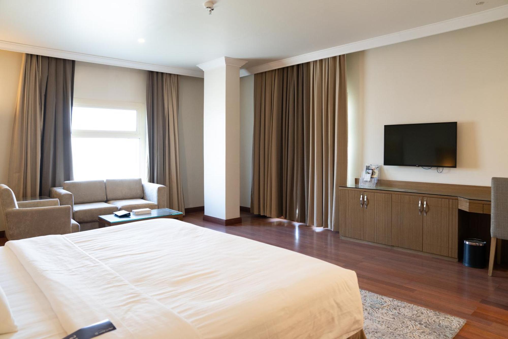Golden Tulip Hotel Buraidah Al Qassim Esterno foto