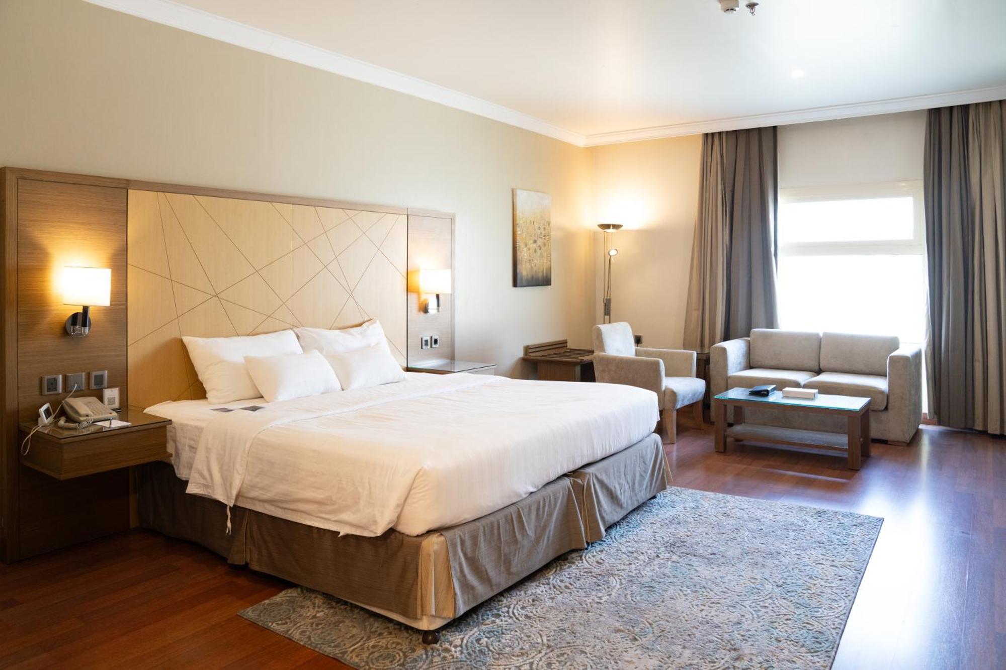 Golden Tulip Hotel Buraidah Al Qassim Esterno foto