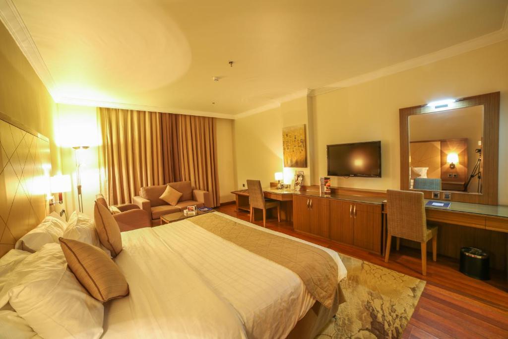 Golden Tulip Hotel Buraidah Al Qassim Esterno foto
